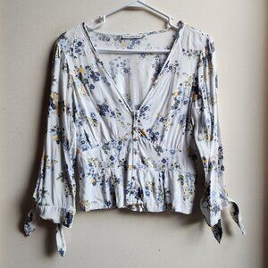 Abercrombie & Fitch White/Purple Floral Cropped V-Neck Blouse Size Small